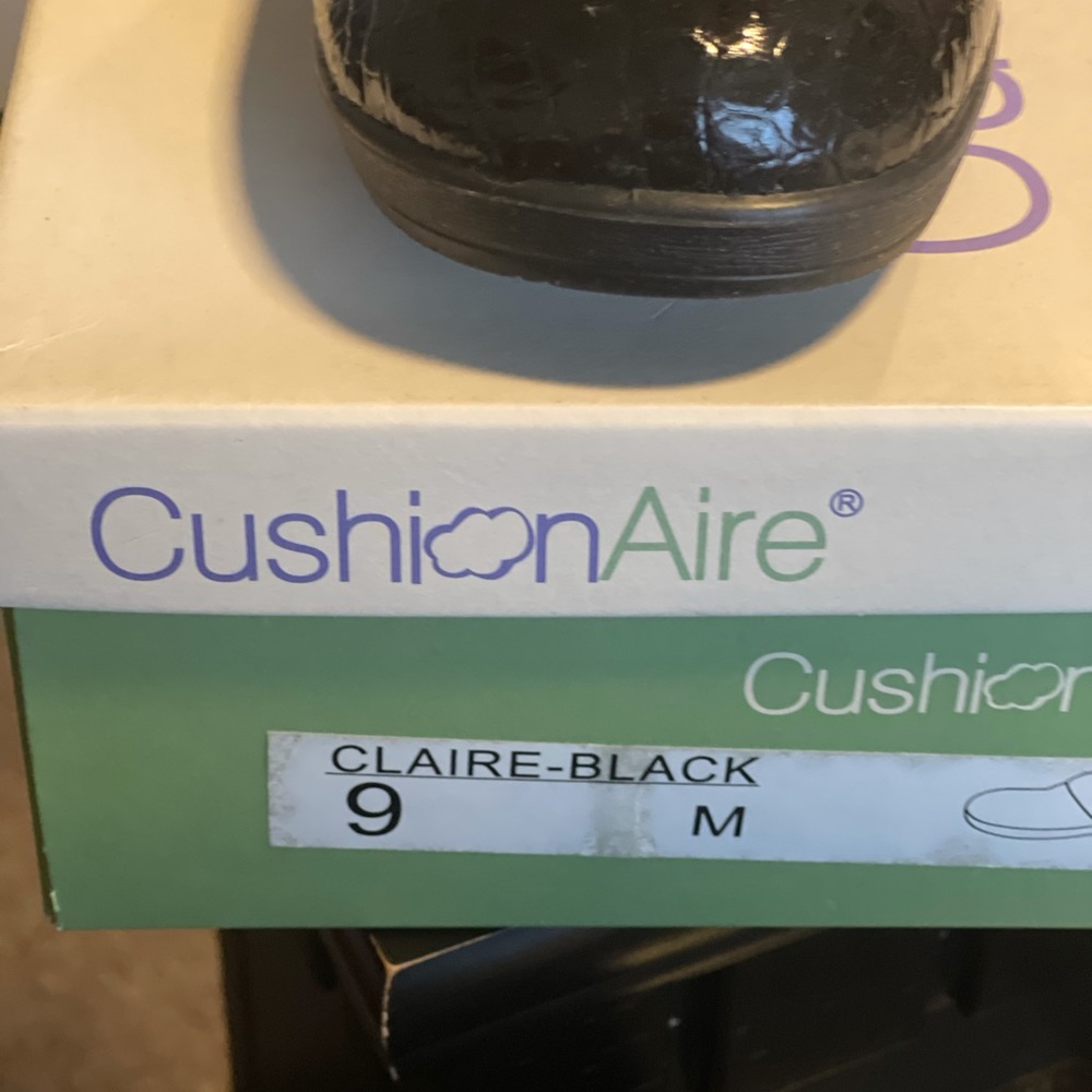 Clogs - Picture 3 of 4